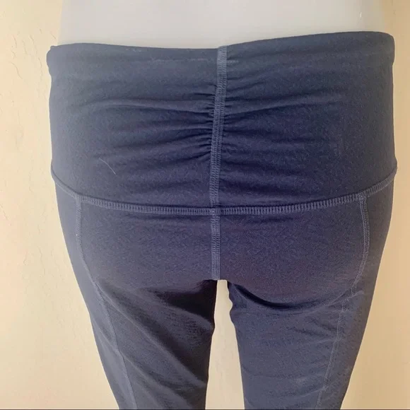 PRANA Textured Ruched Cropped Capri Blue Leggings - Picture 4 of 12